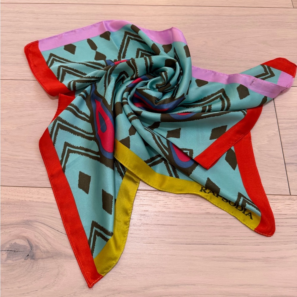 [Rapsodia] Vibrant Scarf with Patterns
